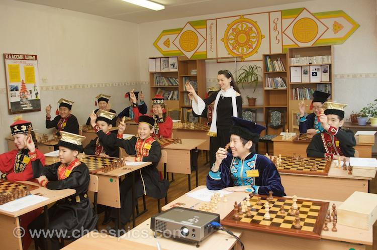 Alexandra Kosteniuk in Chess Academy Alexandra Kosteniuk in Chess Academy
