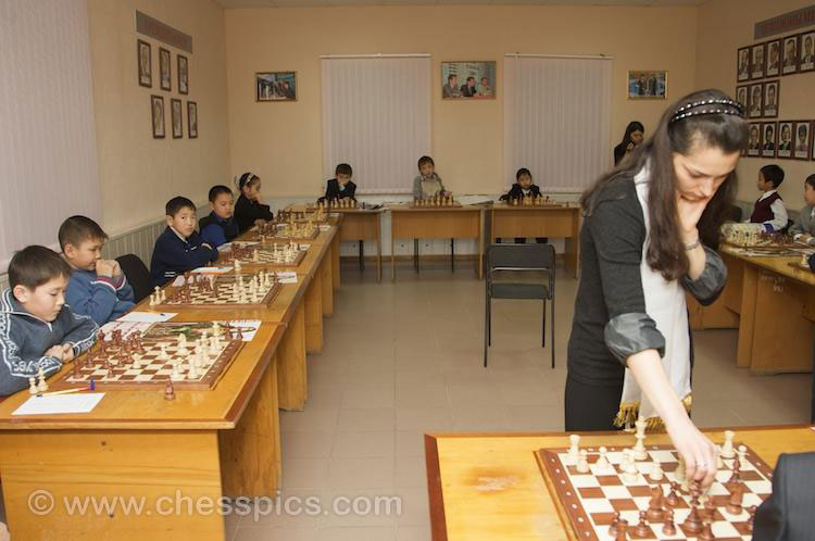 Simultaneous game Alexandra Kosteniuk