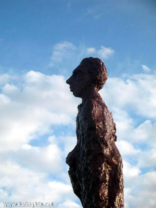 Monument to Velimir Khlebnikov Monument to Velimir Khlebnikov
